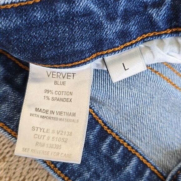 Vervet Blue Distressed Mid-Rise Jean Shorts - Size Large - Picture 4 of 10